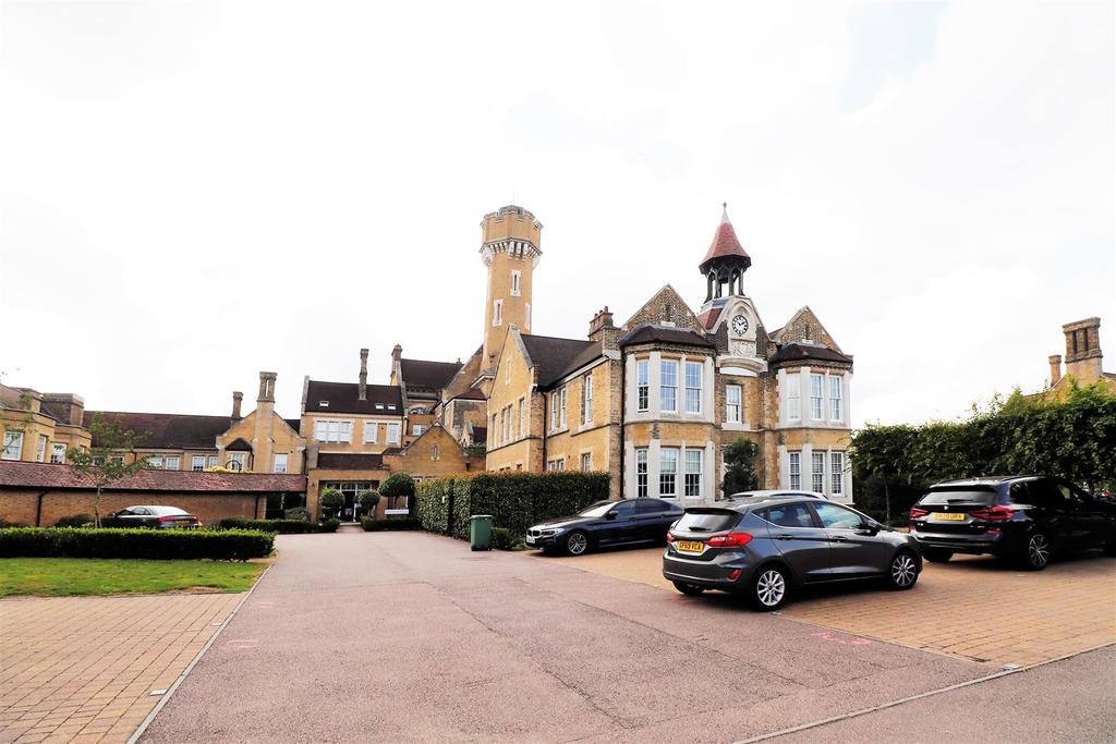 Chapel Drive, Dartford 1 bed ground floor flat £279,999