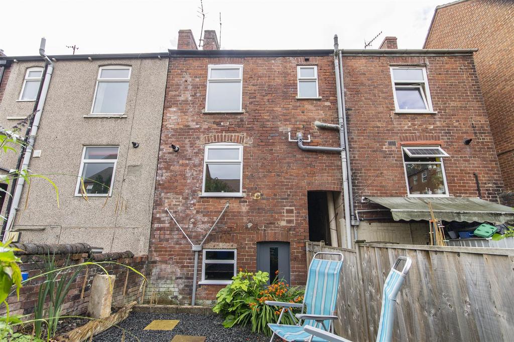 Hardwick Street, Chesterfield 2 bed terraced house for sale £140,000