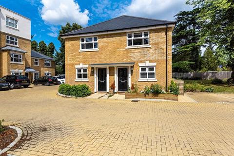 36 Timms Close, Horsham, RH12 4TN