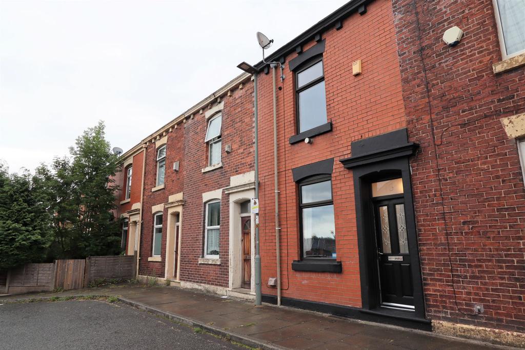Kirby Road, Blackburn, BB2 2 bed terraced house £495 pcm (£114 pw)