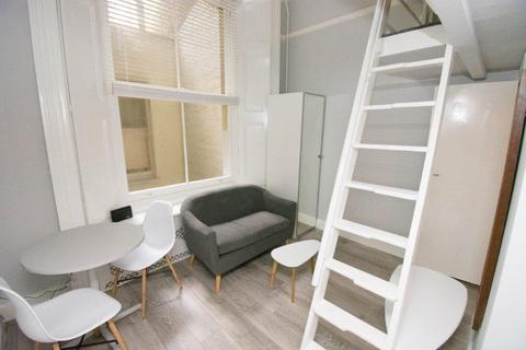 Studio to rent, Linden Gardens, Notting Hill Gate, London W2