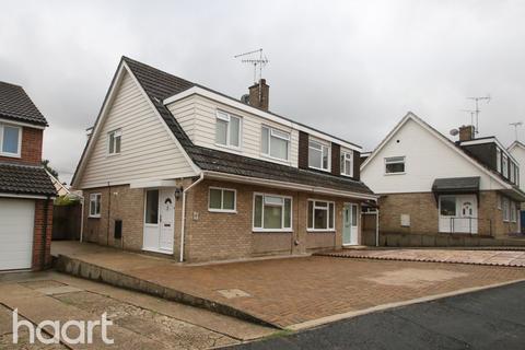 26 Blackwater Way, Braintree, CM7 9BX