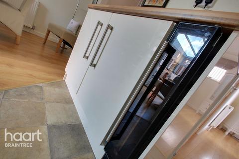 26 Blackwater Way, Braintree, CM7 9BX