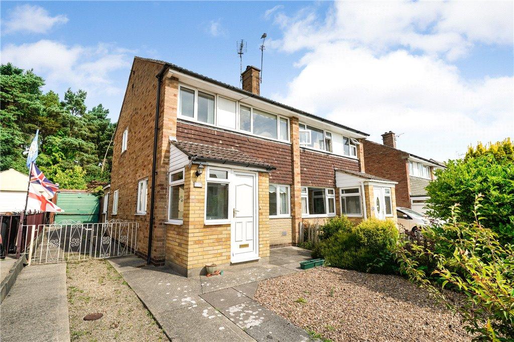 Fairways Avenue, Harrogate 3 bed semidetached house £230,000