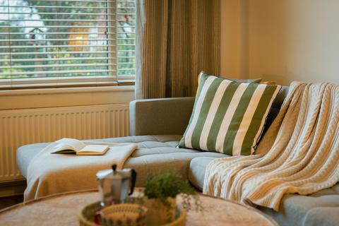 2 bedroom apartment to rent, 3 The Poplars, Headingley, Leeds, LS6 2BT
