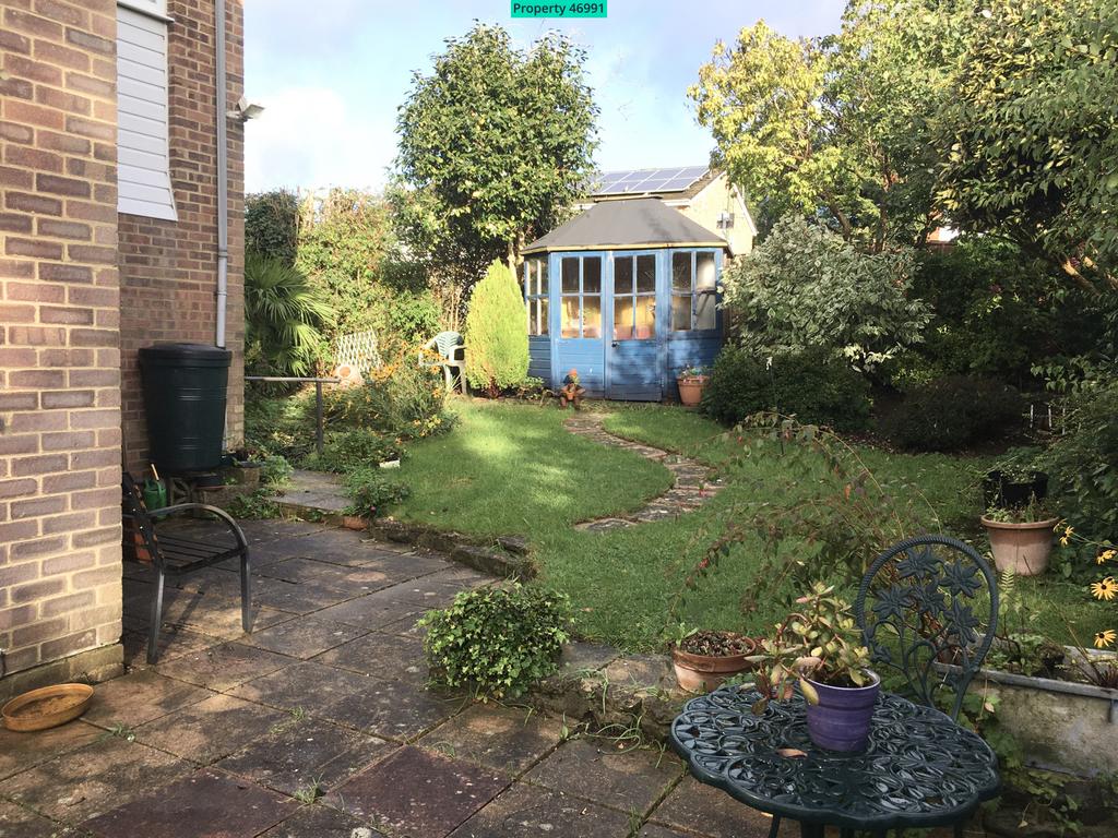 Summer house and side garden