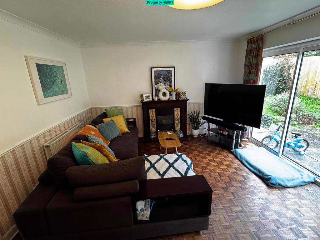 Left side of lounge