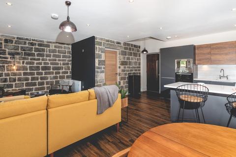 1 bedroom apartment to rent, Flat 1, No.10 The Green, Horsforth, Leeds, LS18 5JB