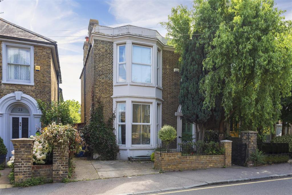 Clifton Villa, 25 Newton Road, Faversham 3 bed detached house £675,000