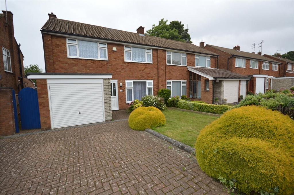Stanmore Crescent, Luton, Bedfordshire, LU3 3 bed semidetached house