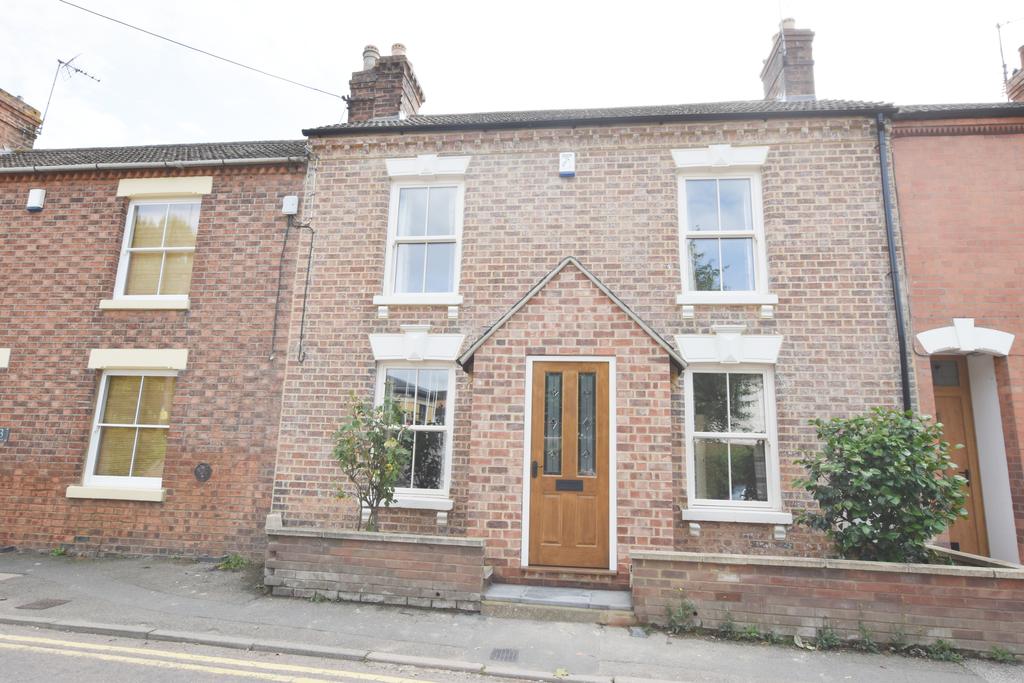 Station Road, Earls Barton, Northamptonshire, NN60NT 3 bed terraced
