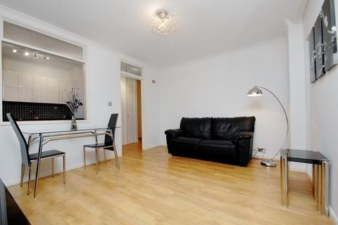 1 bedroom apartment to rent, Upper Thames Street, EC4V