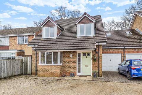 16a Bartholomew Close, Haslemere, GU27 1EN