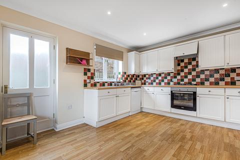 16a Bartholomew Close, Haslemere, GU27 1EN