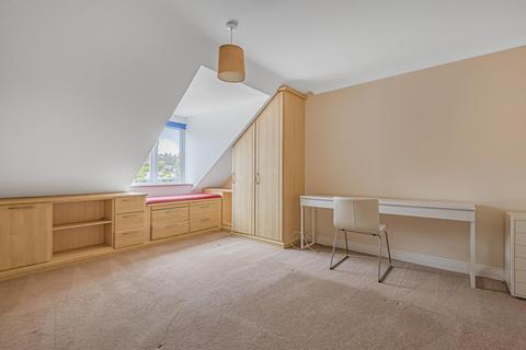 16a Bartholomew Close, Haslemere, GU27 1EN