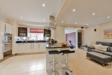 39 Derrymore Road, Willerby, Hull, HU10 6ET