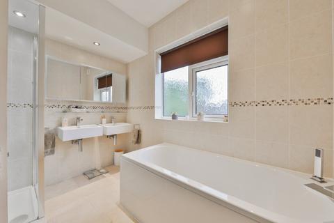 39 Derrymore Road, Willerby, Hull, HU10 6ET