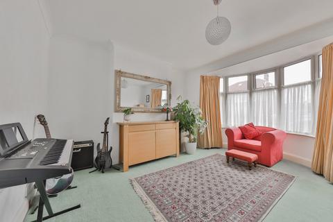 39 Derrymore Road, Willerby, Hull, HU10 6ET