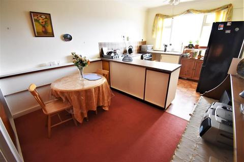22 Camden Close, Chadwell St Mary, Grays, RM16 4HT