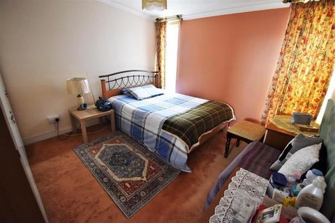 22 Camden Close, Chadwell St Mary, Grays, RM16 4HT