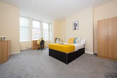 8 bedroom terraced house to rent, 10 Manor Terrace, Headingley, Leeds, LS6 1BU