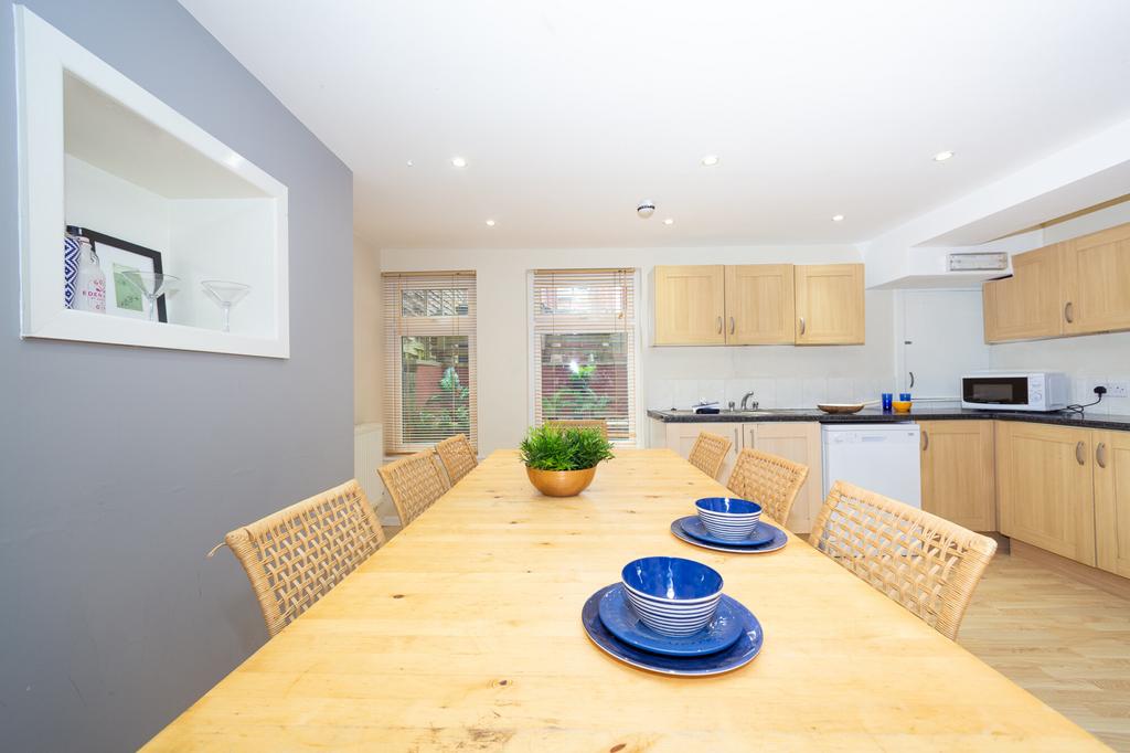 House in Leeds - View 2