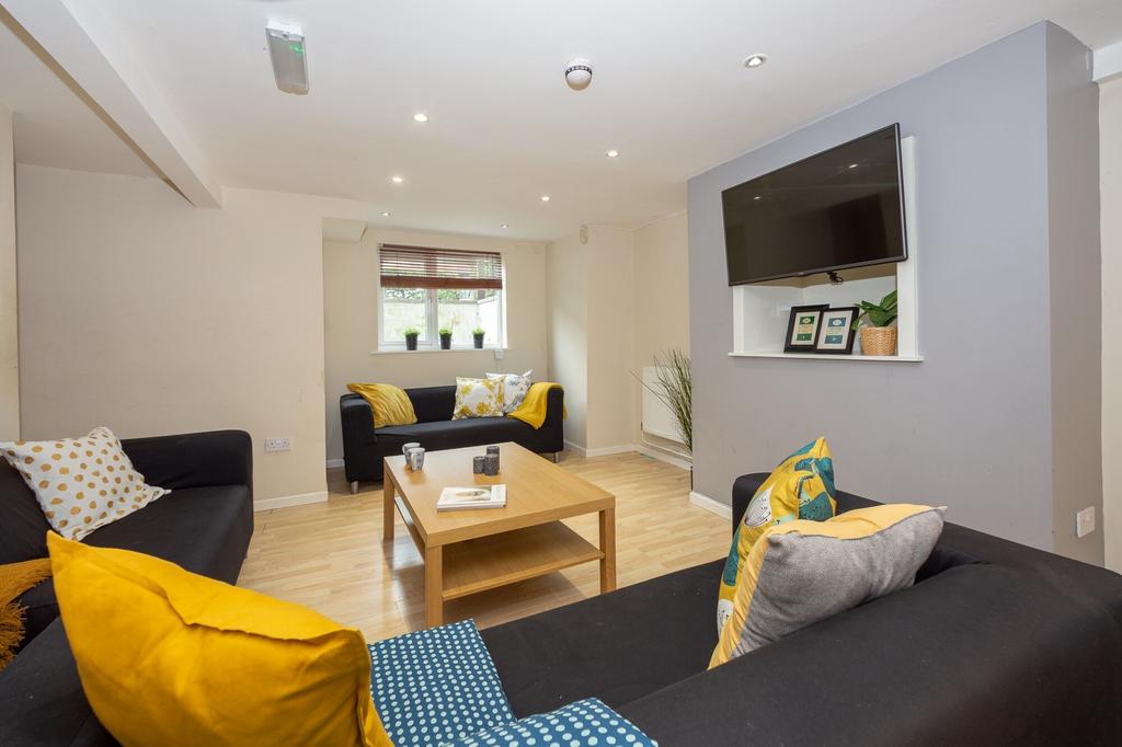 House in Leeds - View 5