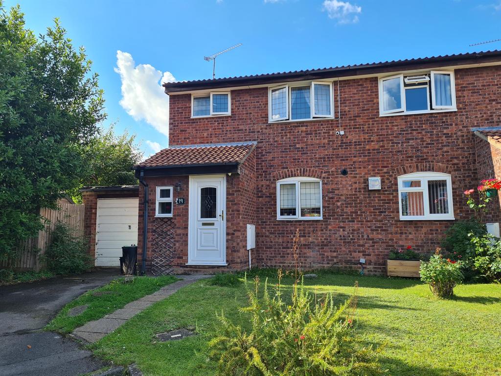 Derwent Close, Woosehill, Wokingham... 3 bed semidetached house £399,950