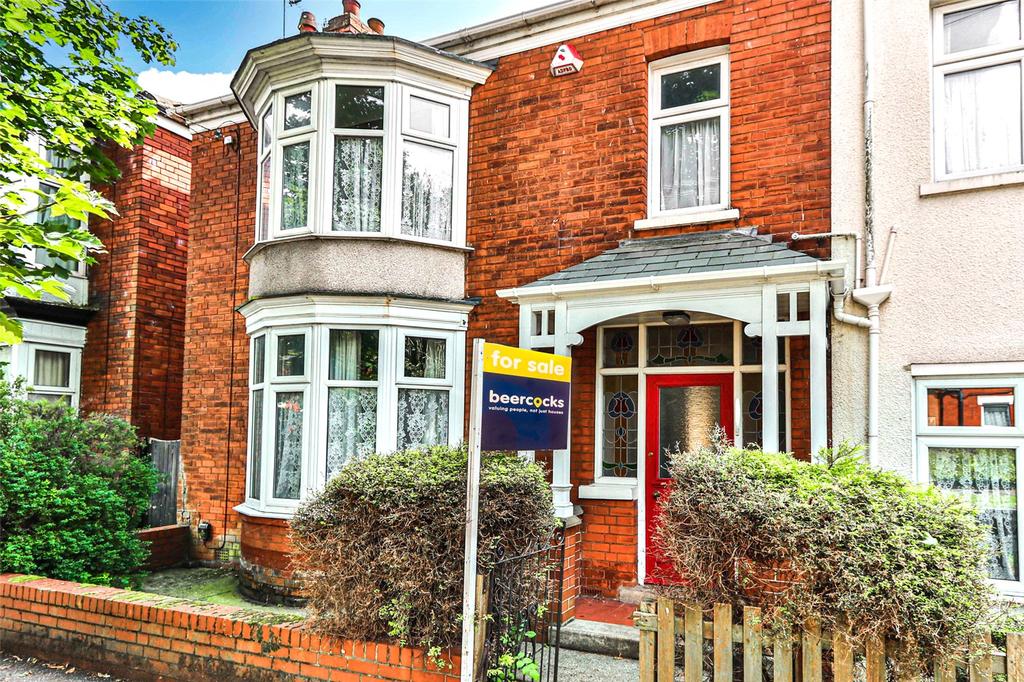 Wellesley Avenue, Beverley Road, Hull, East Yorkshire, HU6 4 bed semi