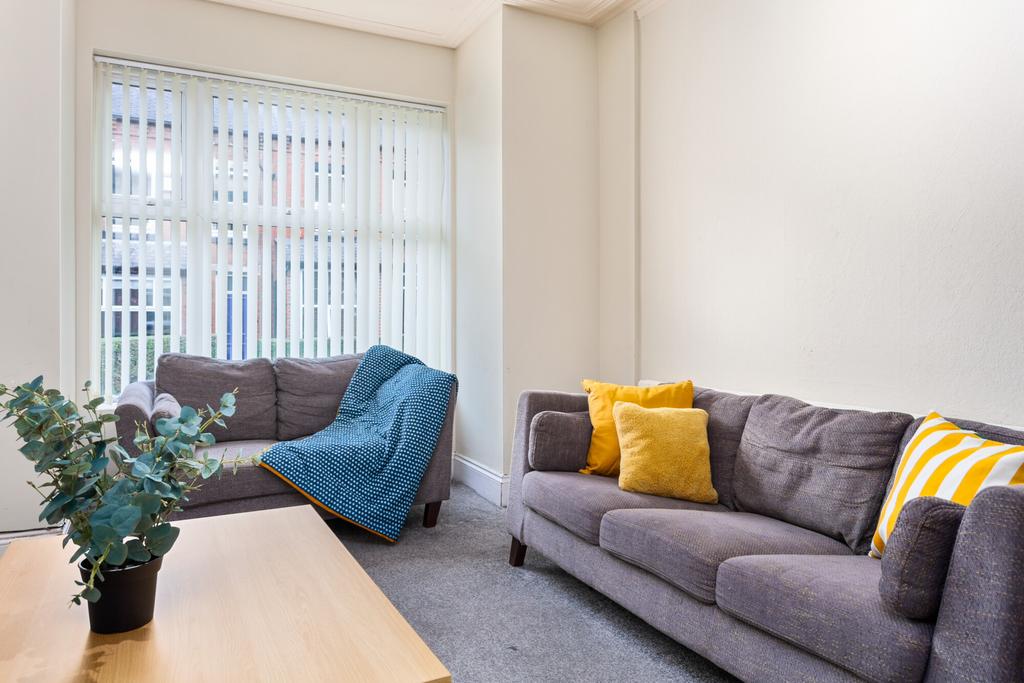 House in Leeds - View 2
