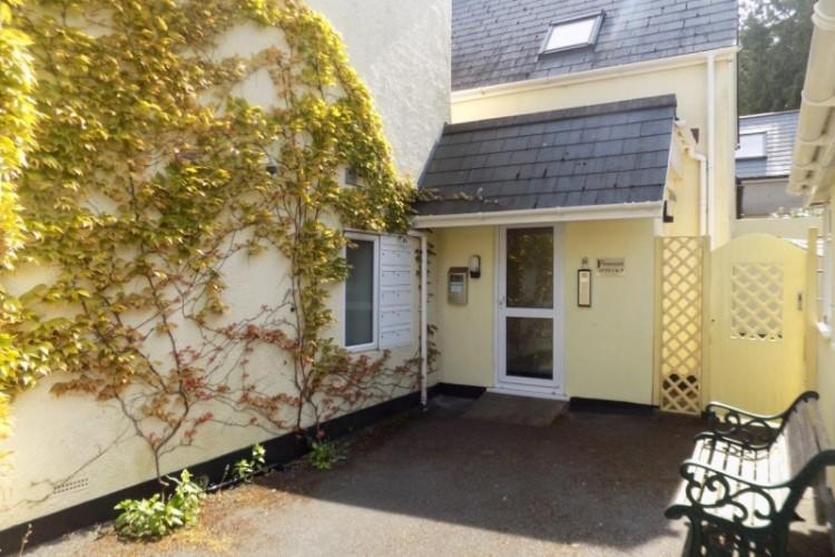 Oakhill Road Torquay, Torquay, TQ14EF Studio £475 pcm (£110 pw)