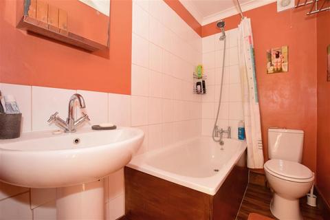 33a East Cliff, Dover, CT16 1LU