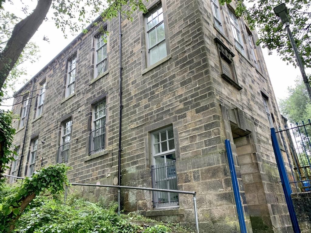 Flat 4 The Fieldens, Wellfield... 2 bed apartment £75,000