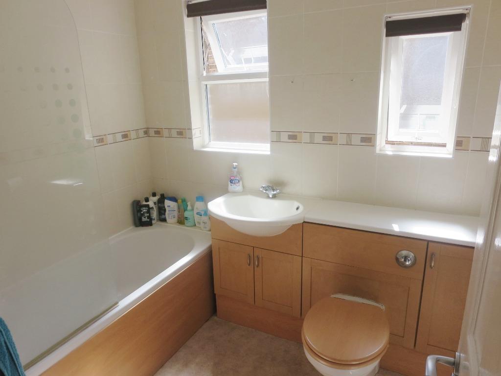 Glencoe Road, Margate, CT9 3 bed terraced house £1,250 pcm (£288 pw)