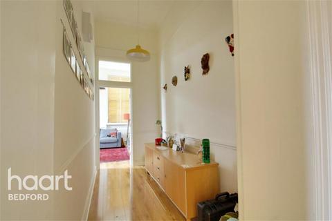 2 bedroom flat to rent - Crescent Court