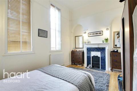 2 bedroom flat to rent - Crescent Court