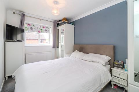 85 Langtons Meadow, Farnham Common, Slough, SL2 3NS