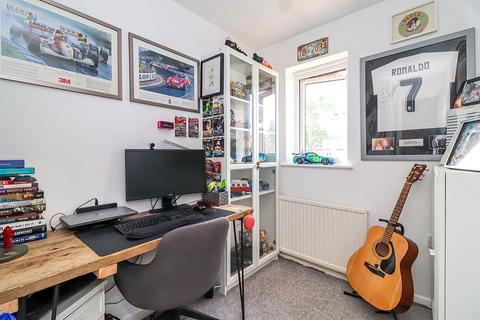 85 Langtons Meadow, Farnham Common, Slough, SL2 3NS