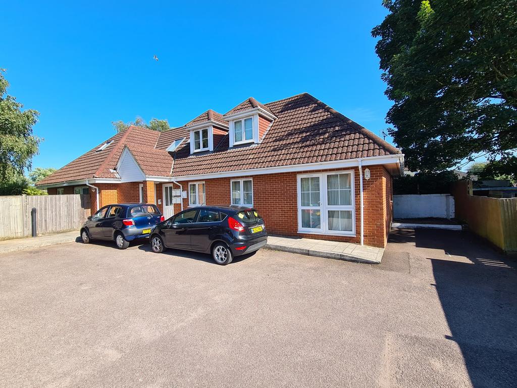 Wolseley Road, Shirley, Southampton 2 bed flat £875 pcm (£202 pw)