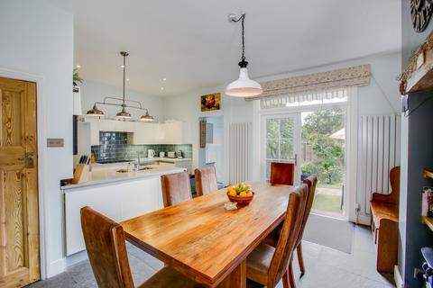 9 Noel Road, London, W3 0JD