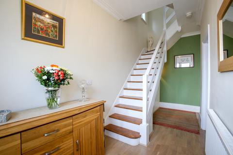 9 Noel Road, London, W3 0JD