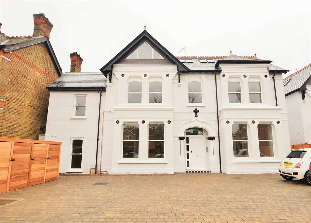 Carlton Road, Ealing, London, W5 2AW 3 bed flat £750,000