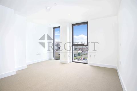 3 bedroom apartment to rent, Malt House, Stratford Mill, E15