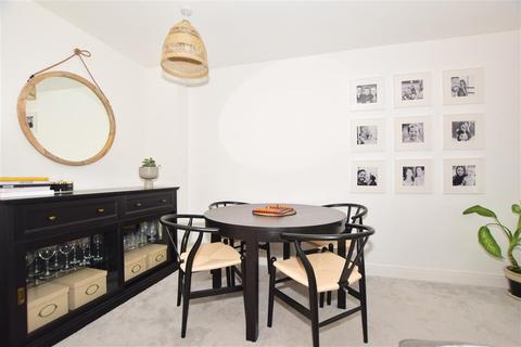 94 West Street, Crawley, RH11 8AW
