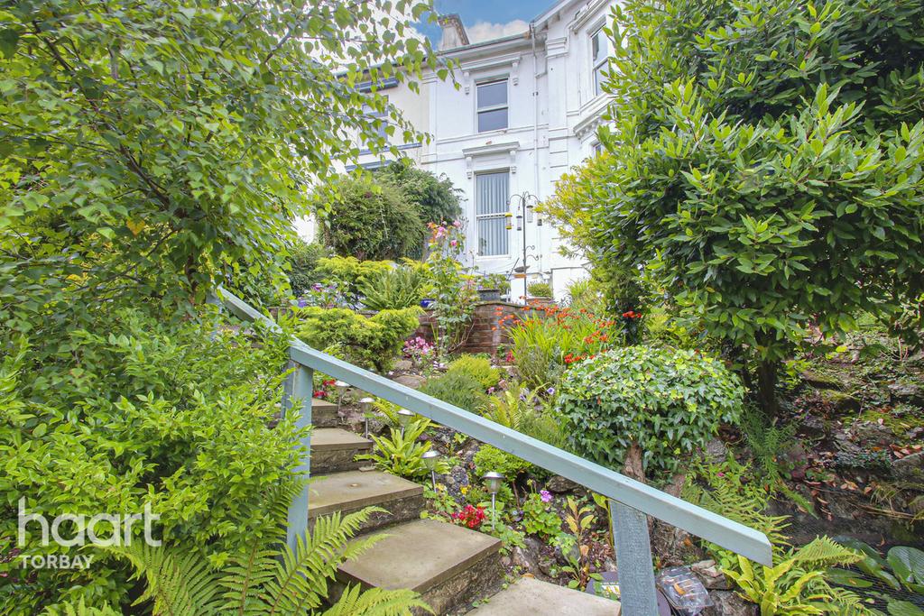 St Agnes Lane, Torquay 2 bed apartment £186,000