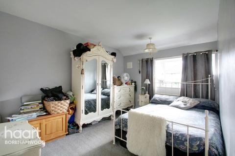 55 Linton Avenue, Borehamwood, WD6 4RB