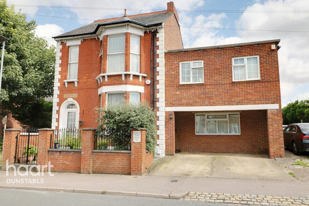 Great Northern Road, Dunstable 6 bed detached house for sale £650,000