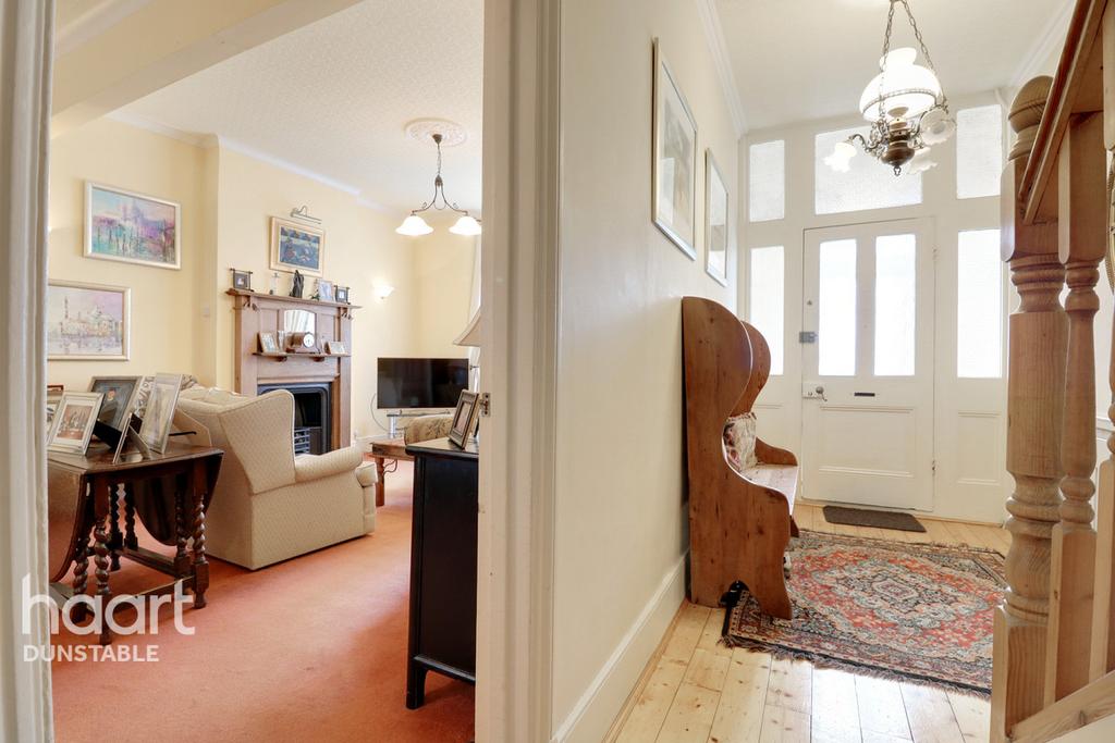 Great Northern Road, Dunstable 6 bed detached house £650,000