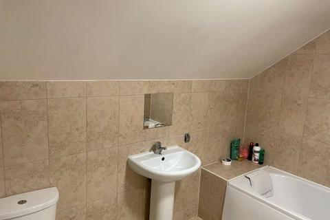 Suite 4, 21 Redcourt Athlone Grove, Leeds, LS12 1SY