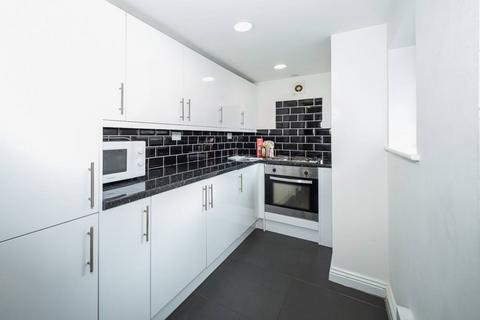 183 Cardigan Road, Hyde Park, Leeds, LS6 1QL